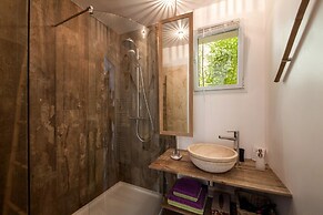 La Demeure Insoupconnée