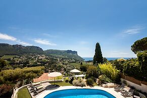 La Demeure Insoupconnée