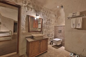Taru Cave Suites