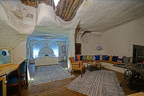 Taru Cave Suites