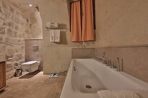 Taru Cave Suites