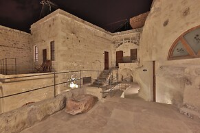 Taru Cave Suites
