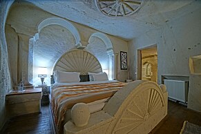 Taru Cave Suites