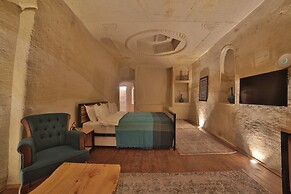 Taru Cave Suites