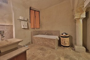 Taru Cave Suites