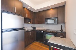 Stunning Suites Luxurious Downtown Condo