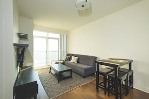 Stunning Suites Luxurious Downtown Condo