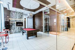 Stunning Suites Luxurious Downtown Condo