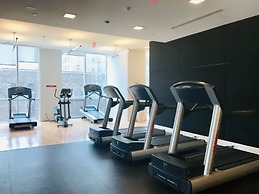 Stunning Suites Luxurious Downtown Condo