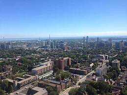 Stunning Suites Luxurious Downtown Condo