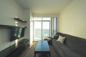 Stunning Suites Luxurious Downtown Condo