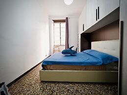 Comoda Casa degli Indoratori