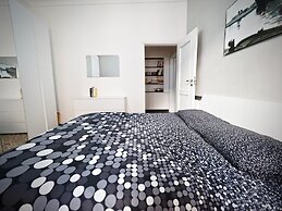 Comoda Casa degli Indoratori