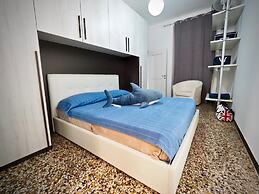 Comoda Casa degli Indoratori