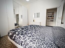 Comoda Casa degli Indoratori