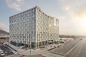 Ramada Encore by Wyndham Gimpo Han River Hotel