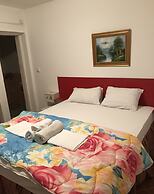 Apartments & Rooms Rozana