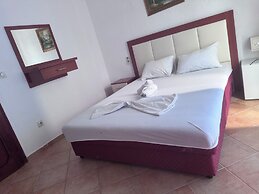 Apartments & Rooms Rozana