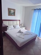 Apartments & Rooms Rozana