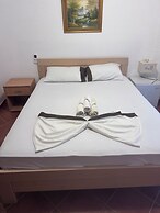 Apartments & Rooms Rozana