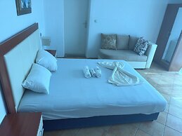 Apartments & Rooms Rozana