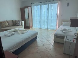 Apartments & Rooms Rozana