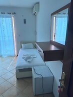 Apartments & Rooms Rozana