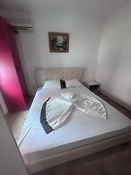 Apartments & Rooms Rozana
