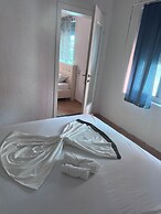Apartments & Rooms Rozana