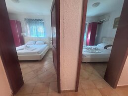 Apartments & Rooms Rozana