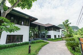 Aravinda Resort