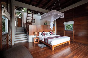 Treehouse Chalets