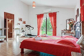 Villa Chariklia