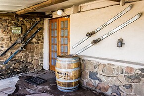 Sani Mountain Lodge