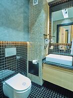 Four-G Hotel