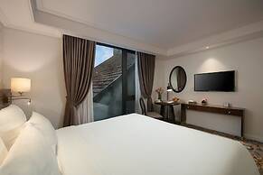 The Oriental Jade Hotel