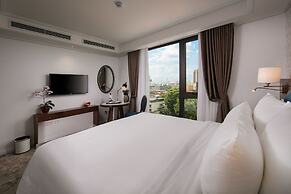 The Oriental Jade Hotel