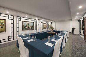 The Oriental Jade Hotel