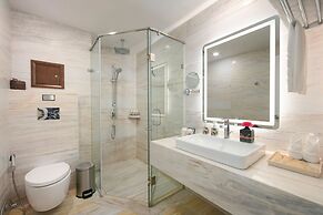 The Oriental Jade Hotel