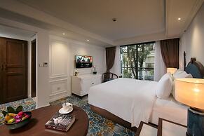 The Oriental Jade Hotel