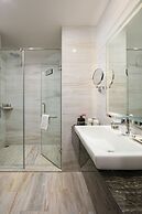 The Oriental Jade Hotel