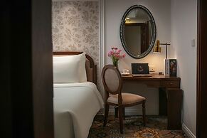 The Oriental Jade Hotel