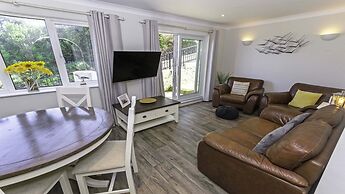 Clifton Court Apt 19 With Heated Pool