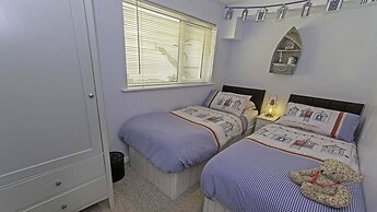 Clifton Court Apt 19 With Heated Pool