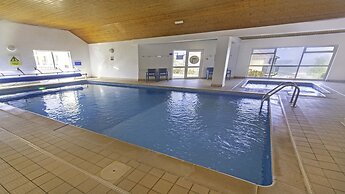 Clifton Court Apt 19 With Heated Pool