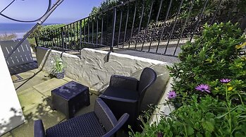 Clifton Court Apt 19 With Heated Pool