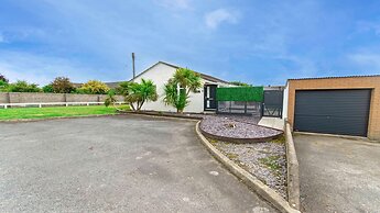 Sandbanks Sleeps 4 Beach Pass & 1 Dog