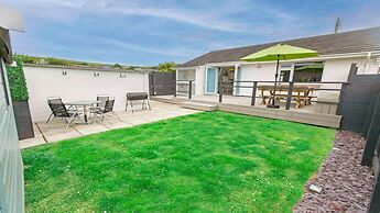 Sandbanks Sleeps 4 Beach Pass & 1 Dog