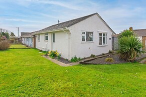 Sandbanks Sleeps 4 Beach Pass & 1 Dog