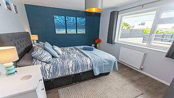 Sandbanks Sleeps 4 Beach Pass & 1 Dog